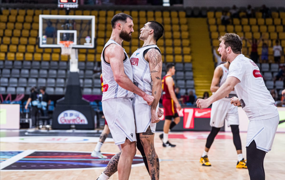 他们作为东, 篮的表现让 他们作为东, 篮的表现让