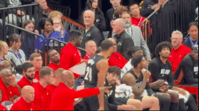 出了回应, 据现场拍到 出了回应, 据现场拍到